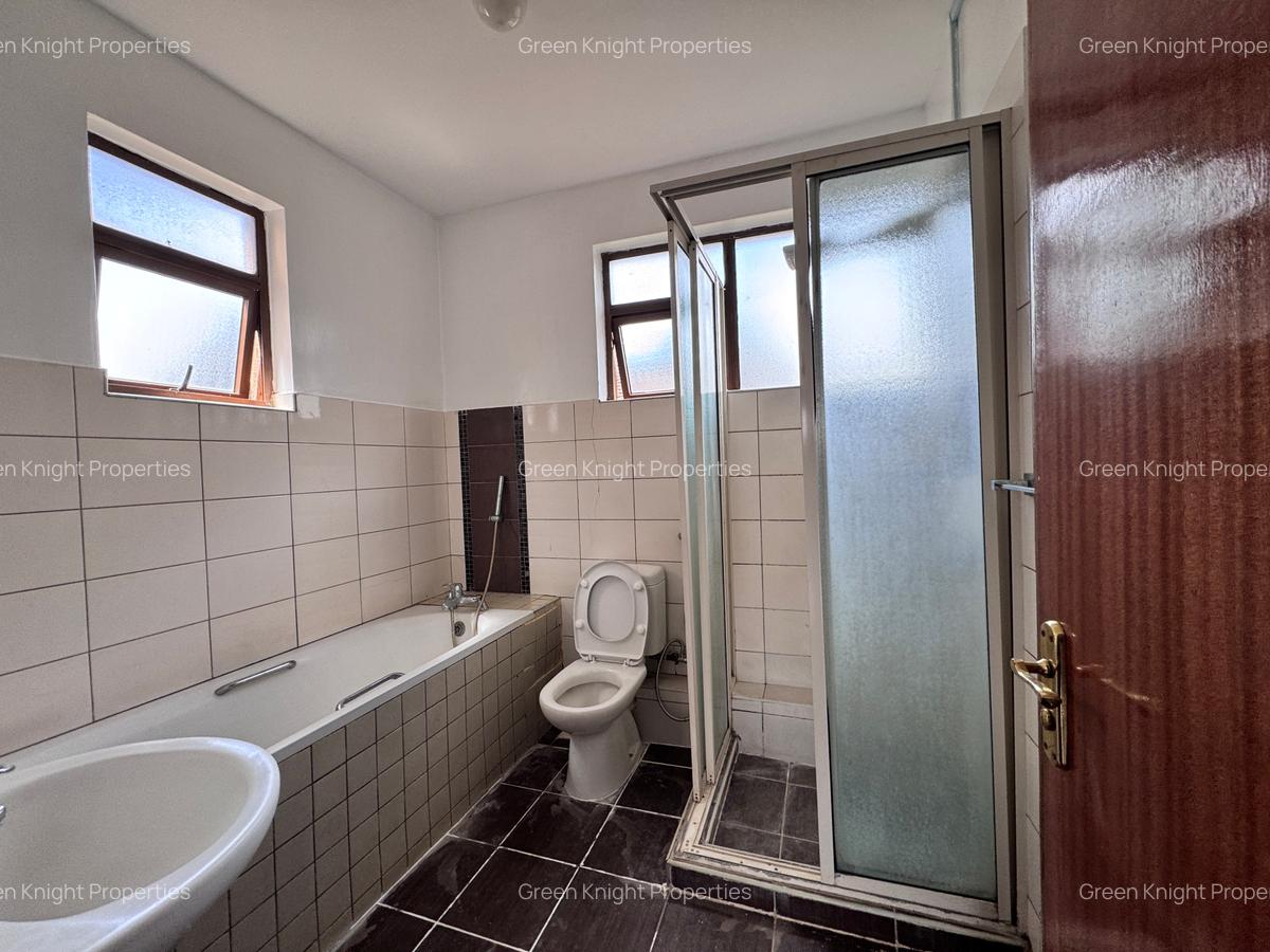 Serviced 3 Bed Apartment with En Suite in Kilimani - 4