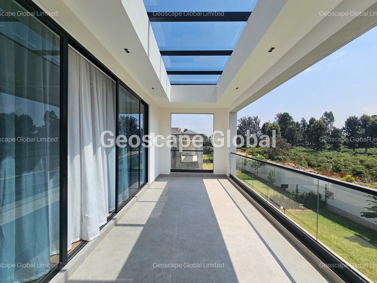 5 Bed House with En Suite in Runda - 2