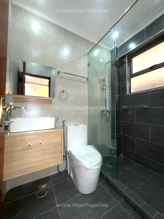 3 Bed Apartment with Staff Quarters in Kilimani - 8