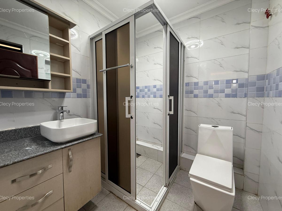 5 Bed House with En Suite at Bypass - 11
