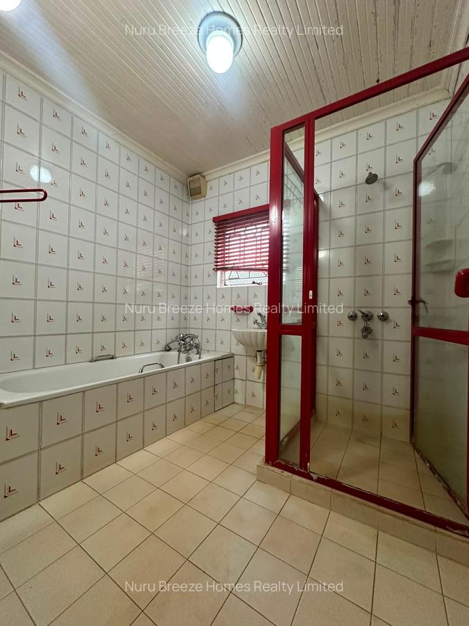 4 Bed House with En Suite in Kitisuru - 16
