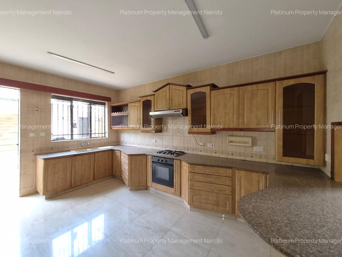4 Bed House with En Suite at Grevillea Grove - 4