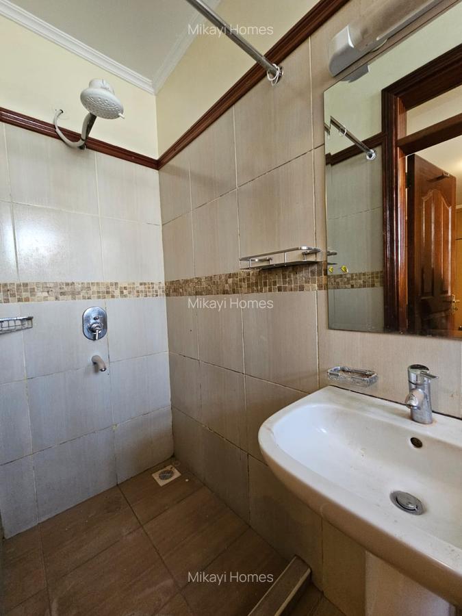 5 Bed Townhouse with En Suite in Kileleshwa - 15