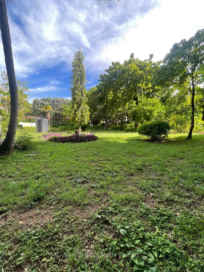 1 ac Land in Nyali Area - 1