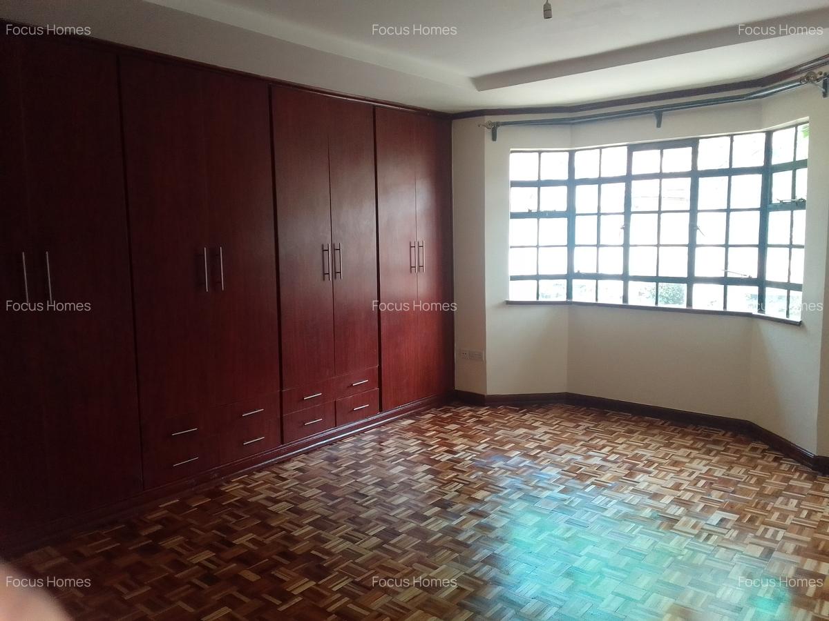 5 Bed Townhouse with En Suite in Lavington - 9