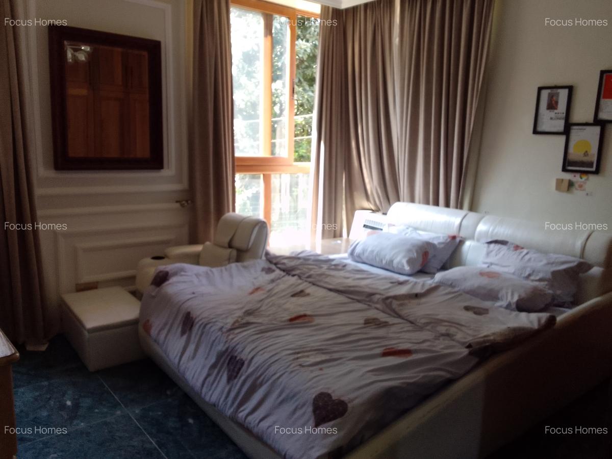 6 Bed Townhouse with En Suite in Lavington - 13