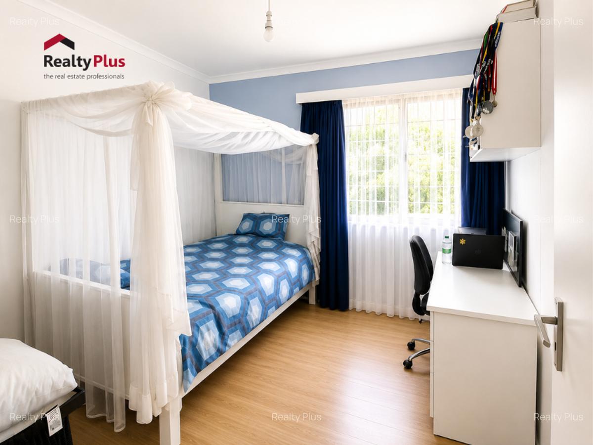 4 Bed House with En Suite at Loresho Crescent - 9