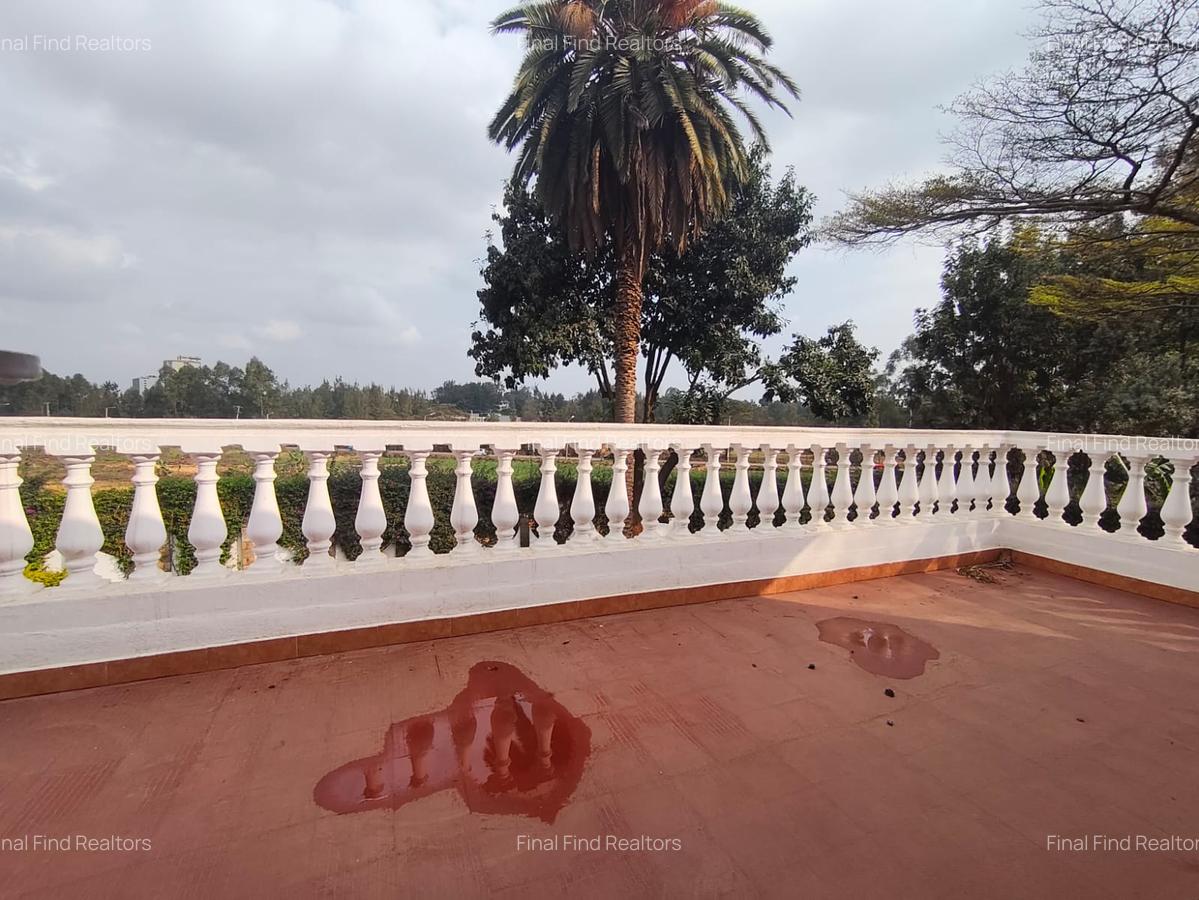 6 Bed House with En Suite in Garden Estate - 10