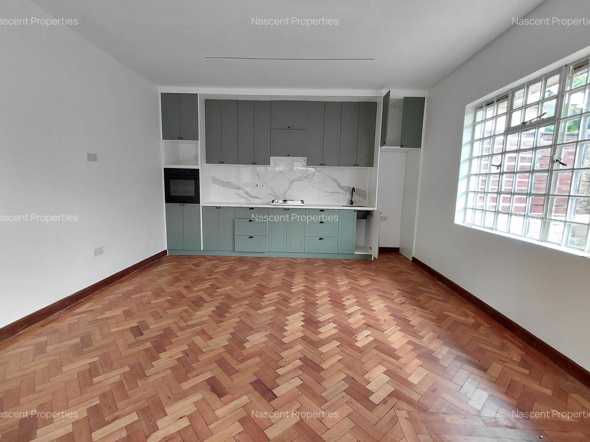 4 Bed House with En Suite in Runda - 5