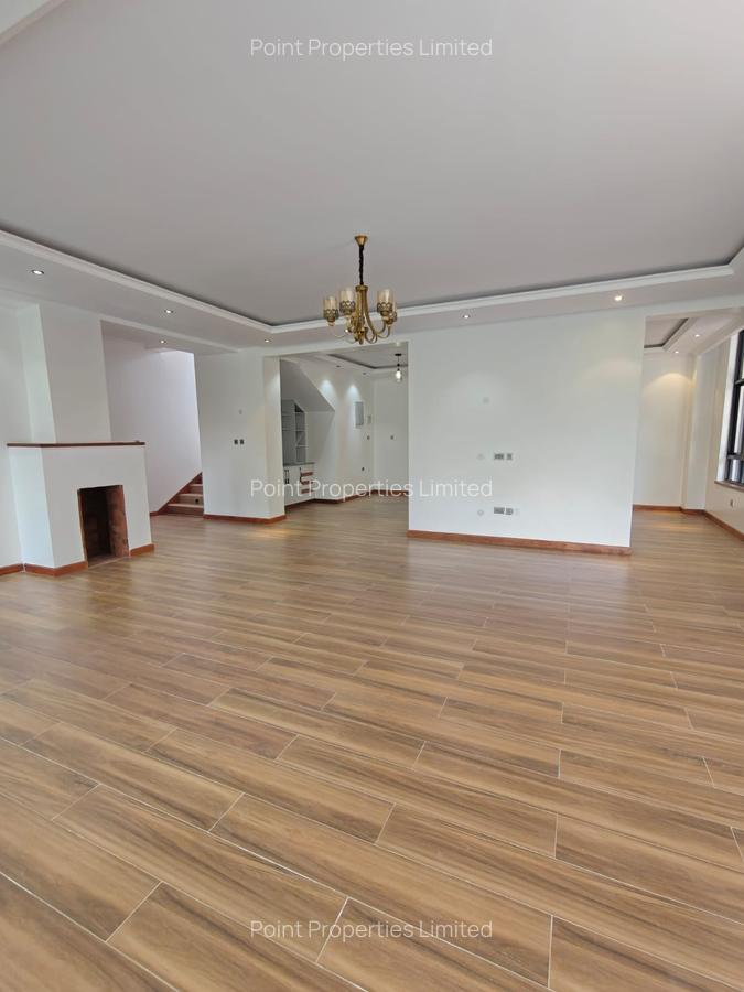 4 Bed Townhouse with En Suite in Karen - 3
