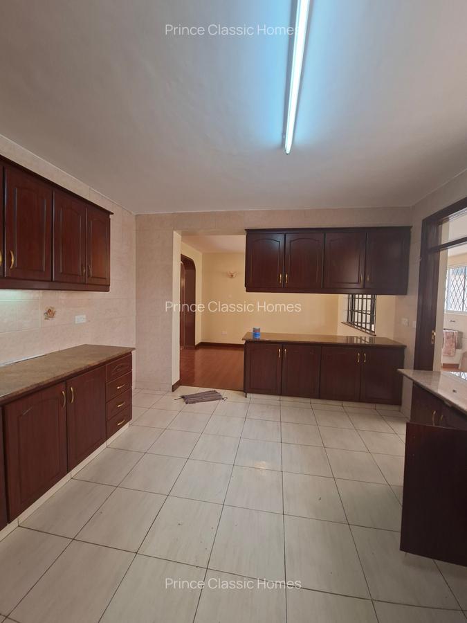 3 Bed Apartment with En Suite in Westlands Area - 11
