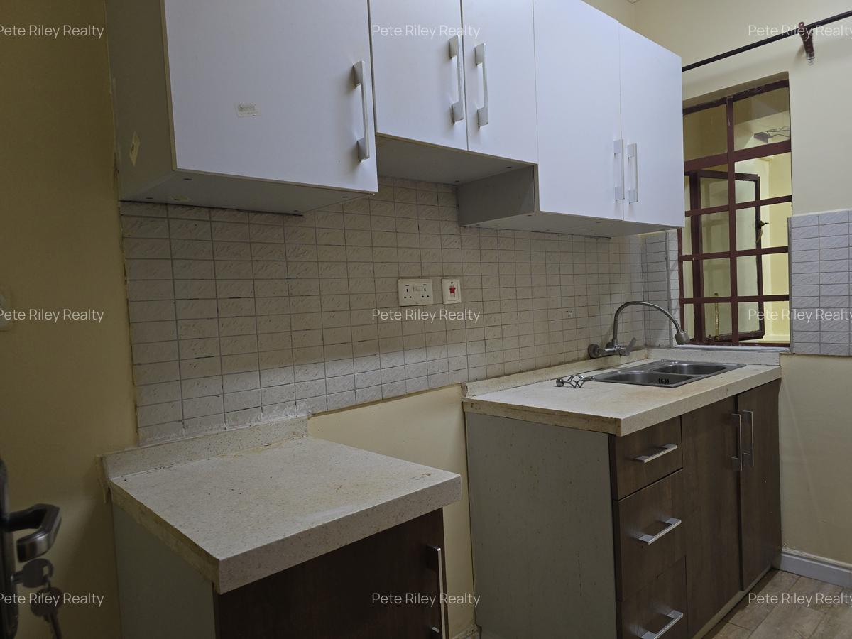 2 Bed Apartment with Swimming Pool at Ole Dume Rd - 4