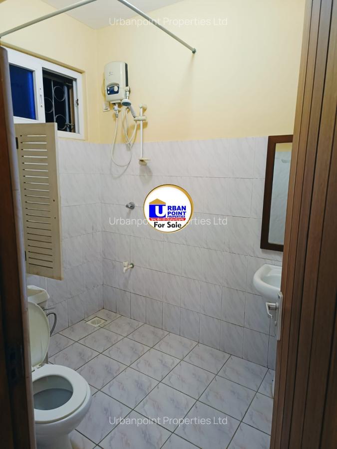 2 Bed Apartment with En Suite at Leisure - 6