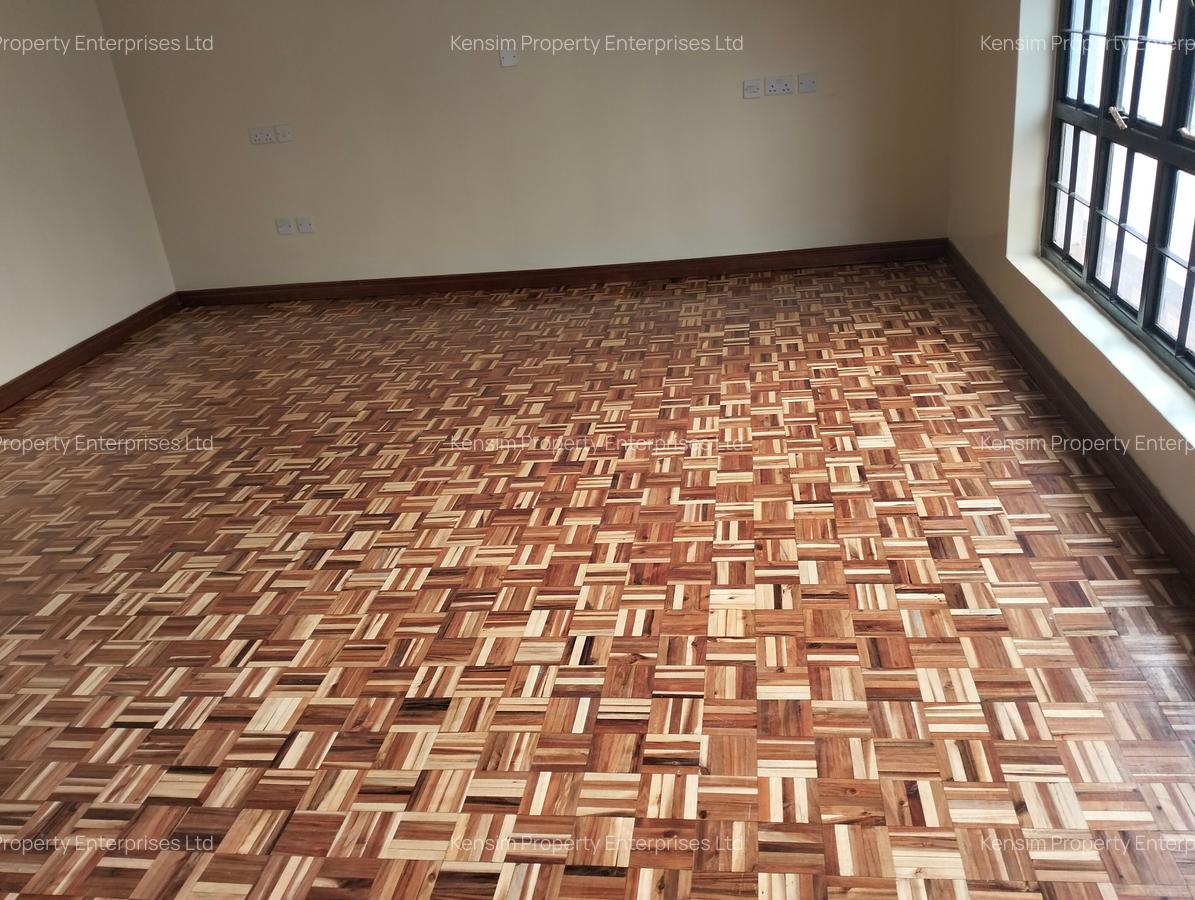 5 Bed Townhouse with En Suite in Westlands Area - 11