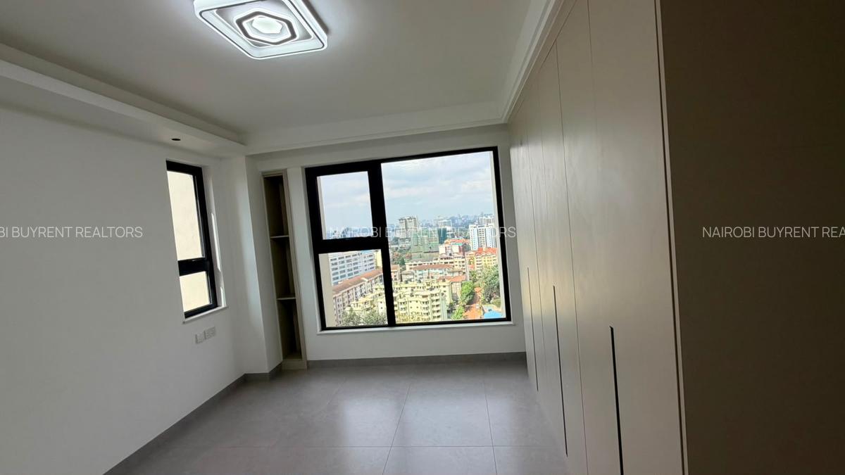 4 Bed Apartment with En Suite in Riverside - 9