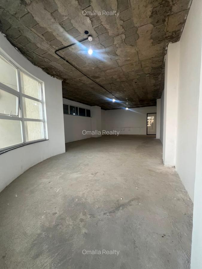 1,010 ft² Commercial Property with Service Charge Included in Westlands Area - 4