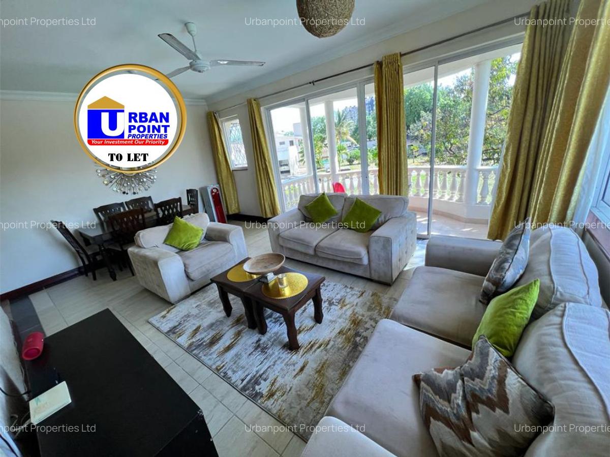 Serviced 2 Bed Apartment with En Suite in Nyali Area - 12