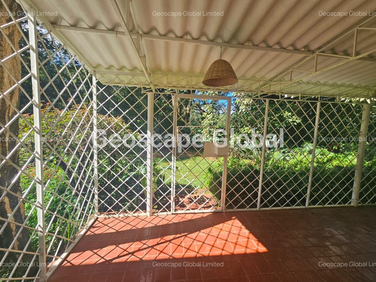 2 Bed House with En Suite in Rosslyn - 2