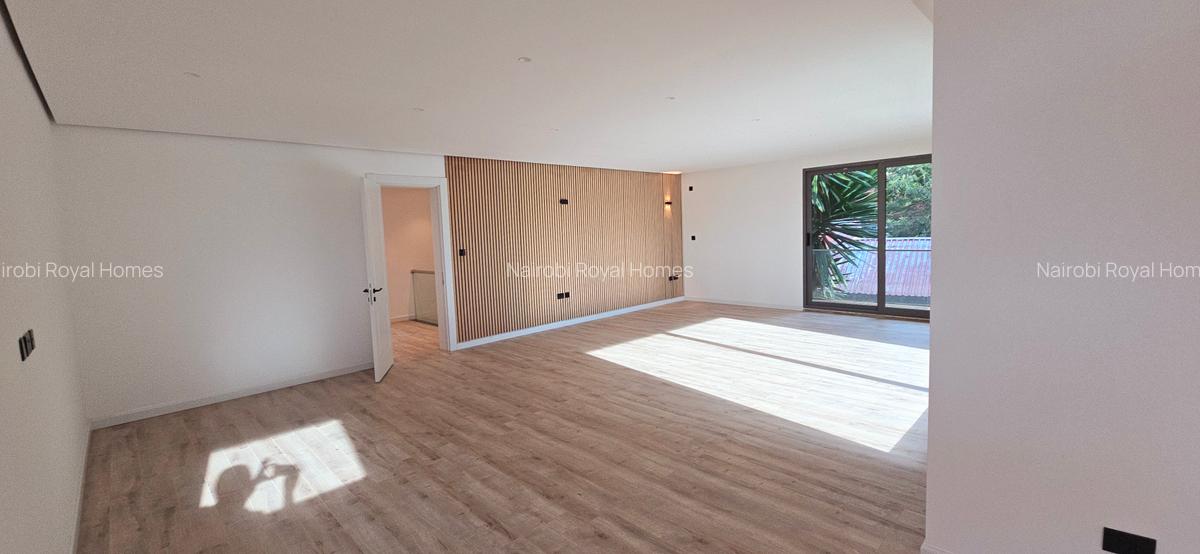 5 Bed Townhouse with En Suite at Lavington Green - 7