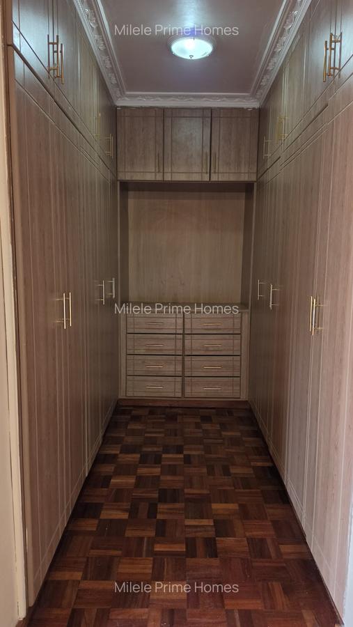 5 Bed Villa with En Suite in Lavington - 10