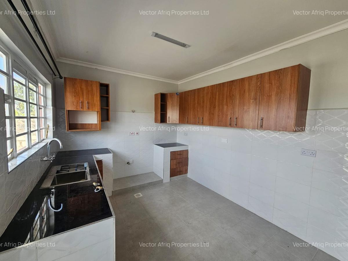 4 Bed House with En Suite in Kitengela - 8
