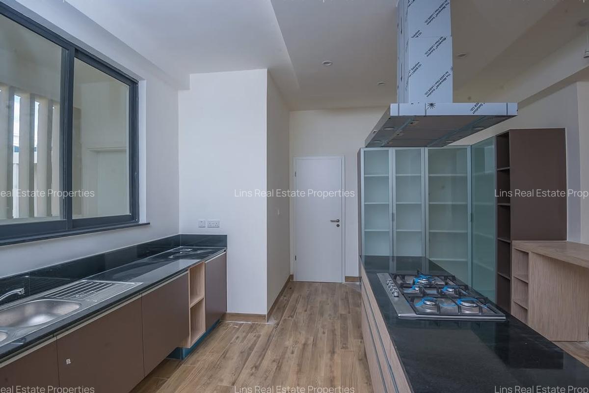 Serviced 4 Bed Apartment with En Suite in Riverside - 16