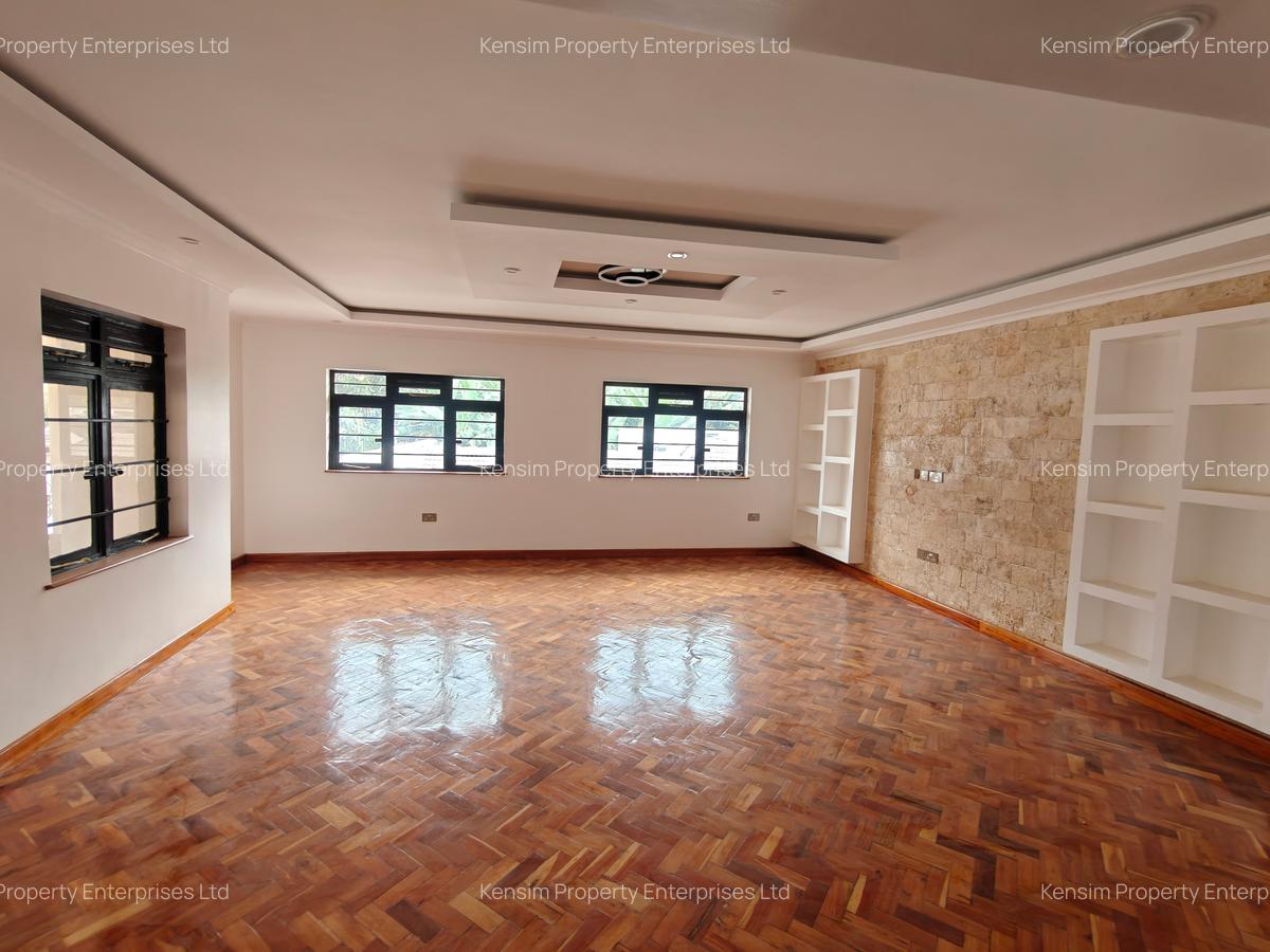 5 Bed House with En Suite in Runda - 15