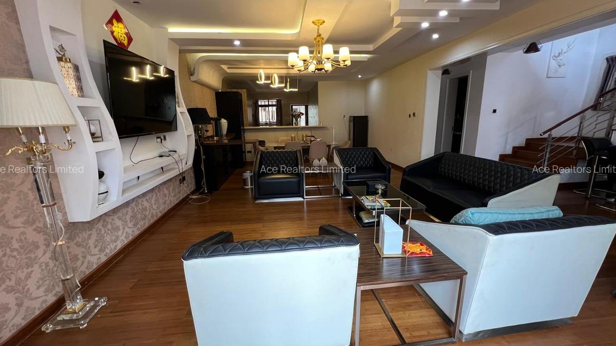 5 Bed Villa with En Suite at Near Braeburn School - 4