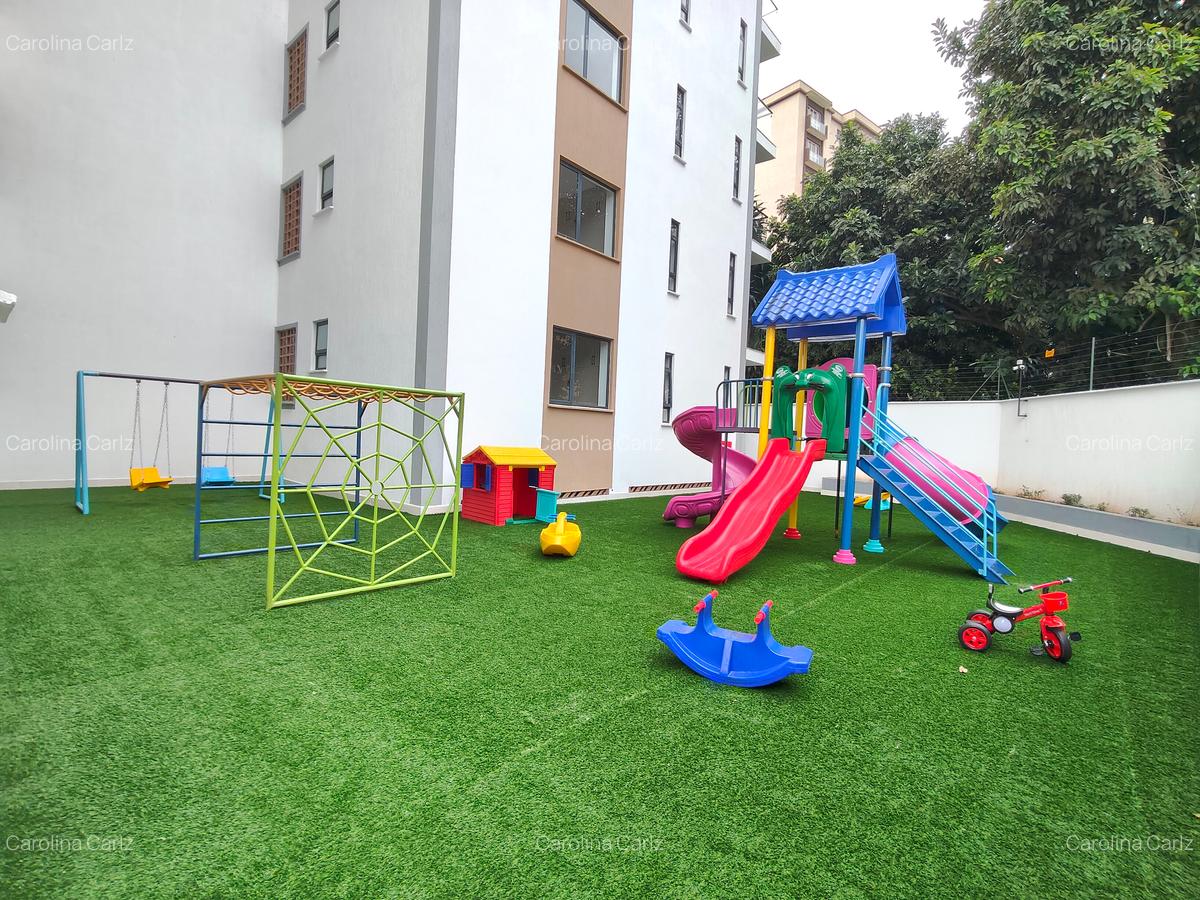 3 Bed Apartment with En Suite at Brookside Drive - 1