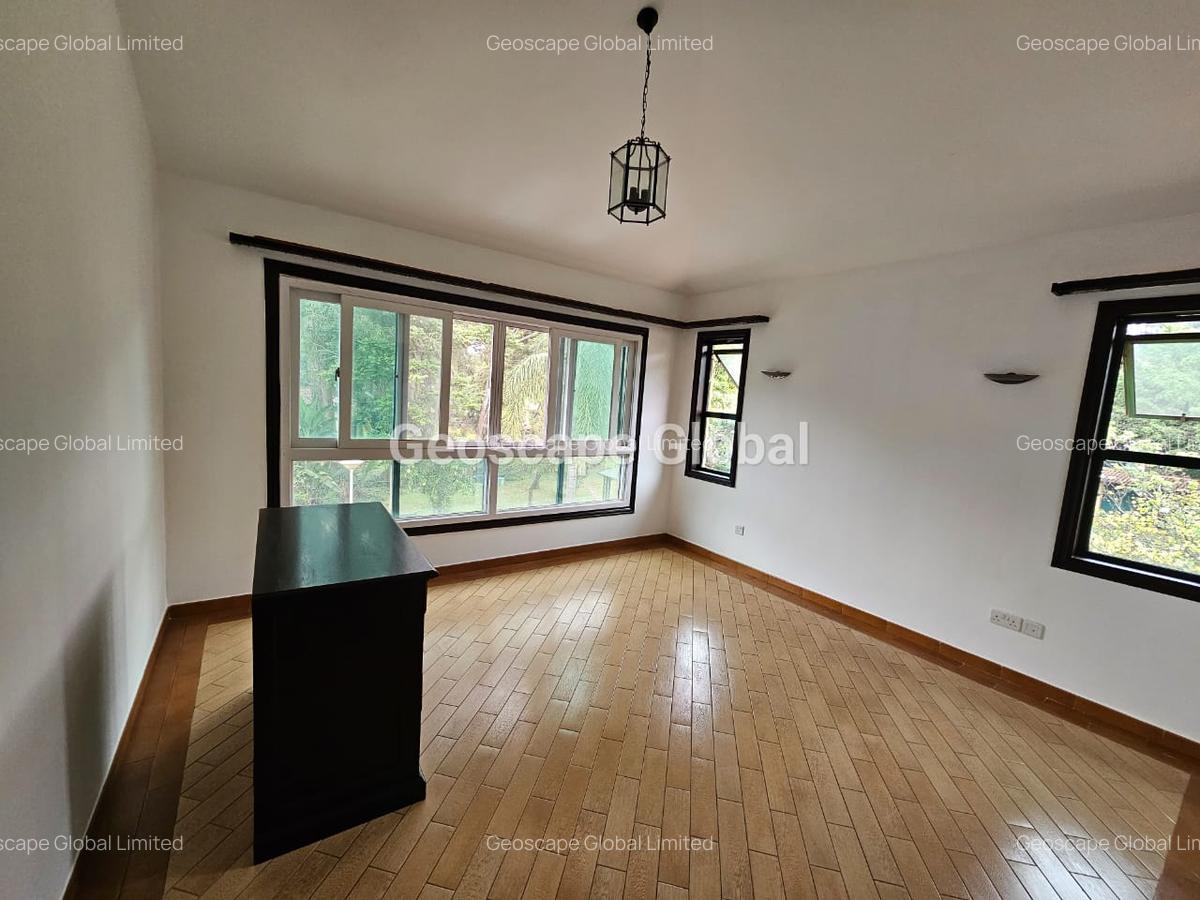 4 Bed Townhouse with En Suite in Spring Valley - 10