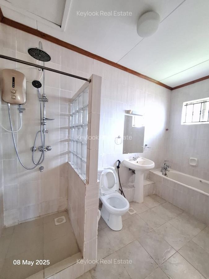 4 Bed Apartment with En Suite at Riverside Drive - 6