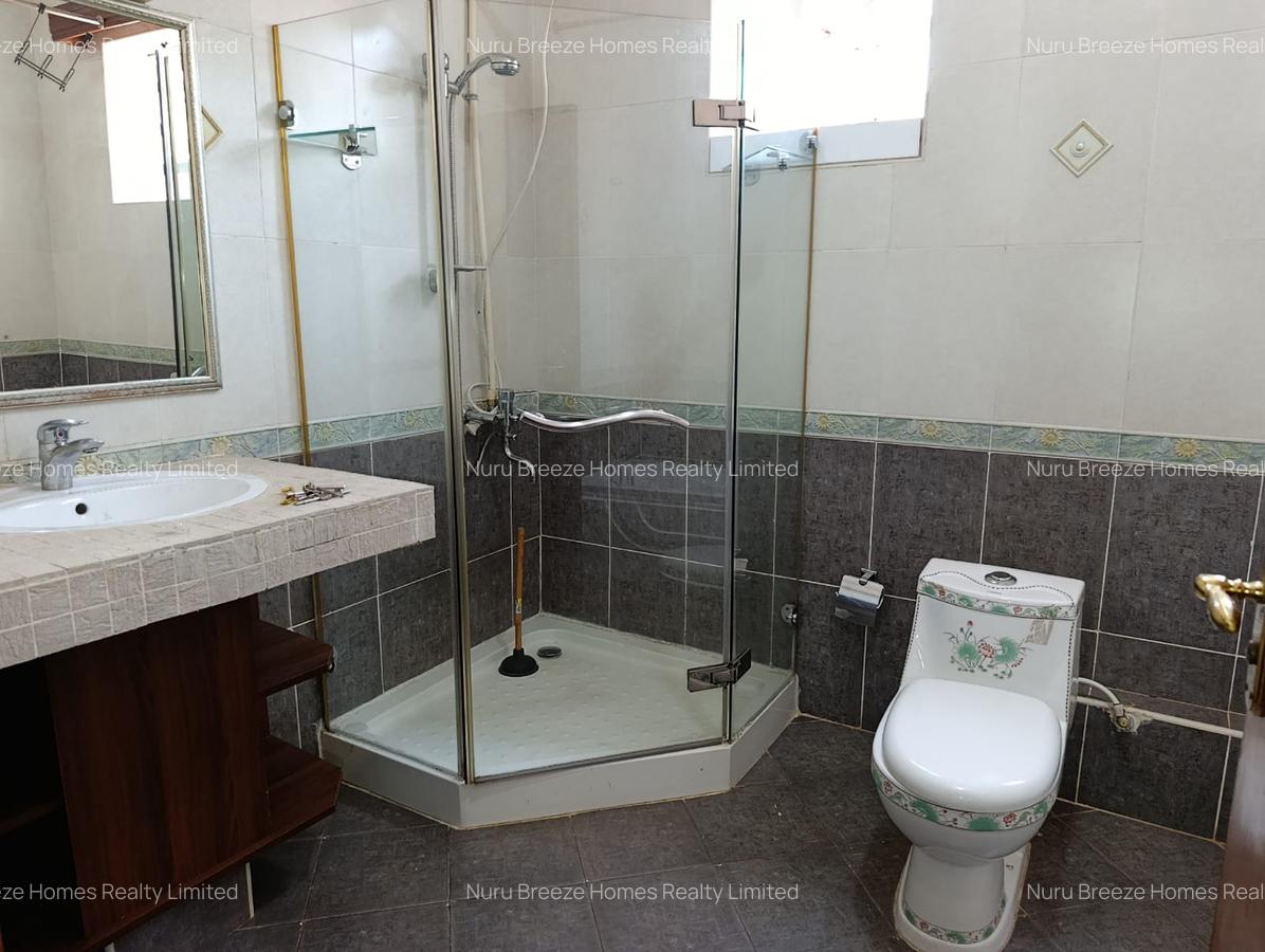 5 Bed House with En Suite in Runda - 13