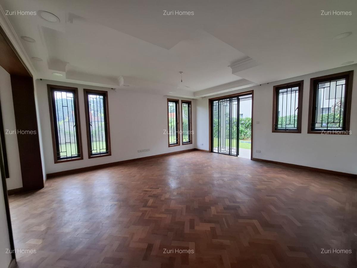 6 Bed Townhouse with En Suite in Lavington - 5