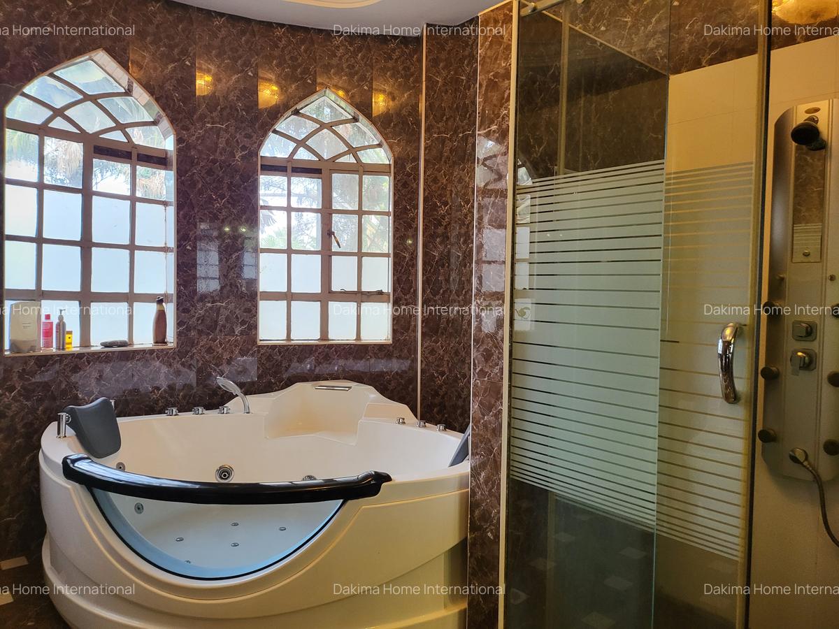 6 Bed House with En Suite in Nyari - 12