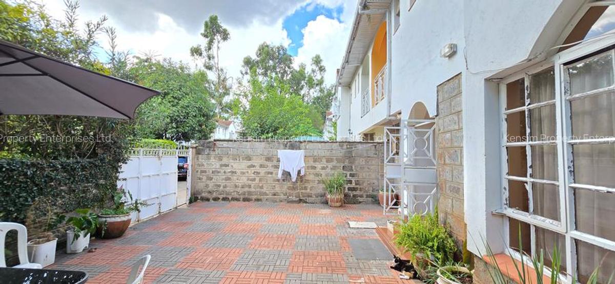 4 Bed Townhouse with En Suite in Lavington - 12