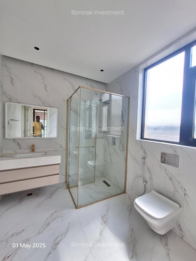 5 Bed Townhouse with En Suite at Lavington Green - 15
