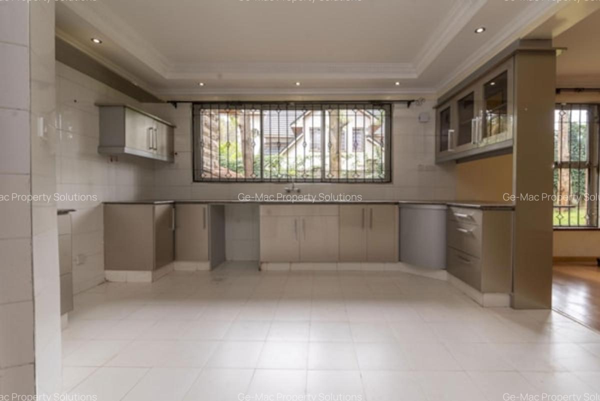 4 Bed House with En Suite in Runda - 4