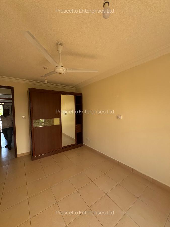 2 Bed Apartment with En Suite at Off Links Road - 15