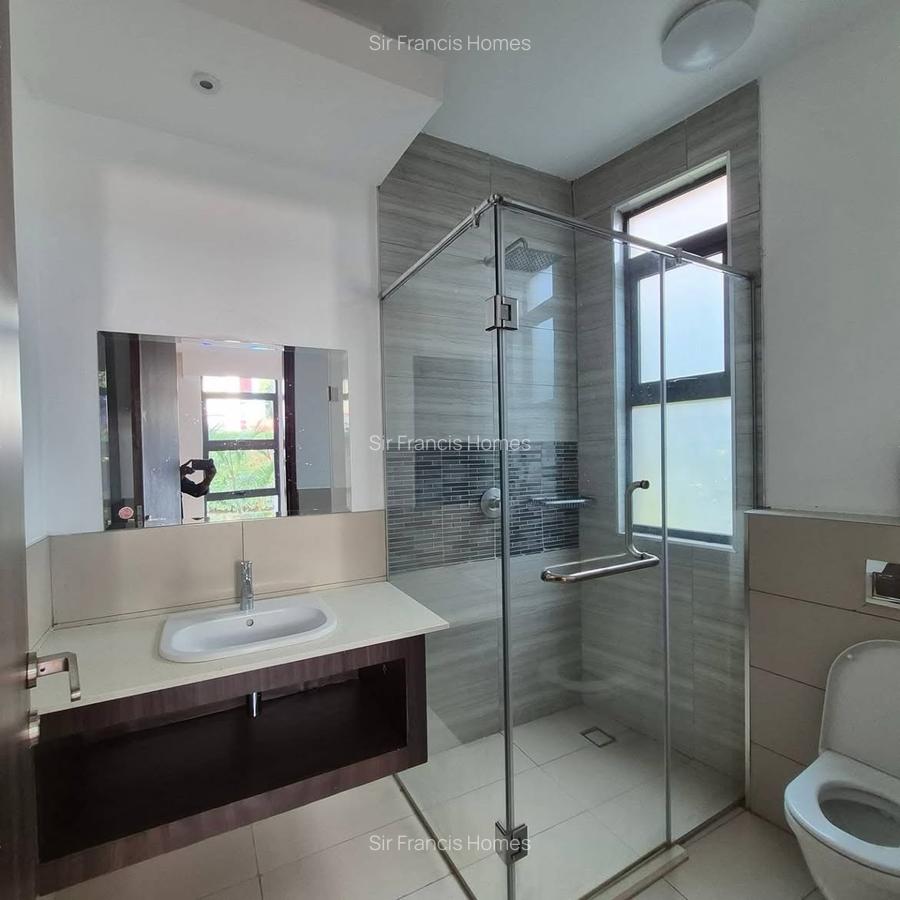 4 Bed Townhouse with En Suite at Garden Estate - 9