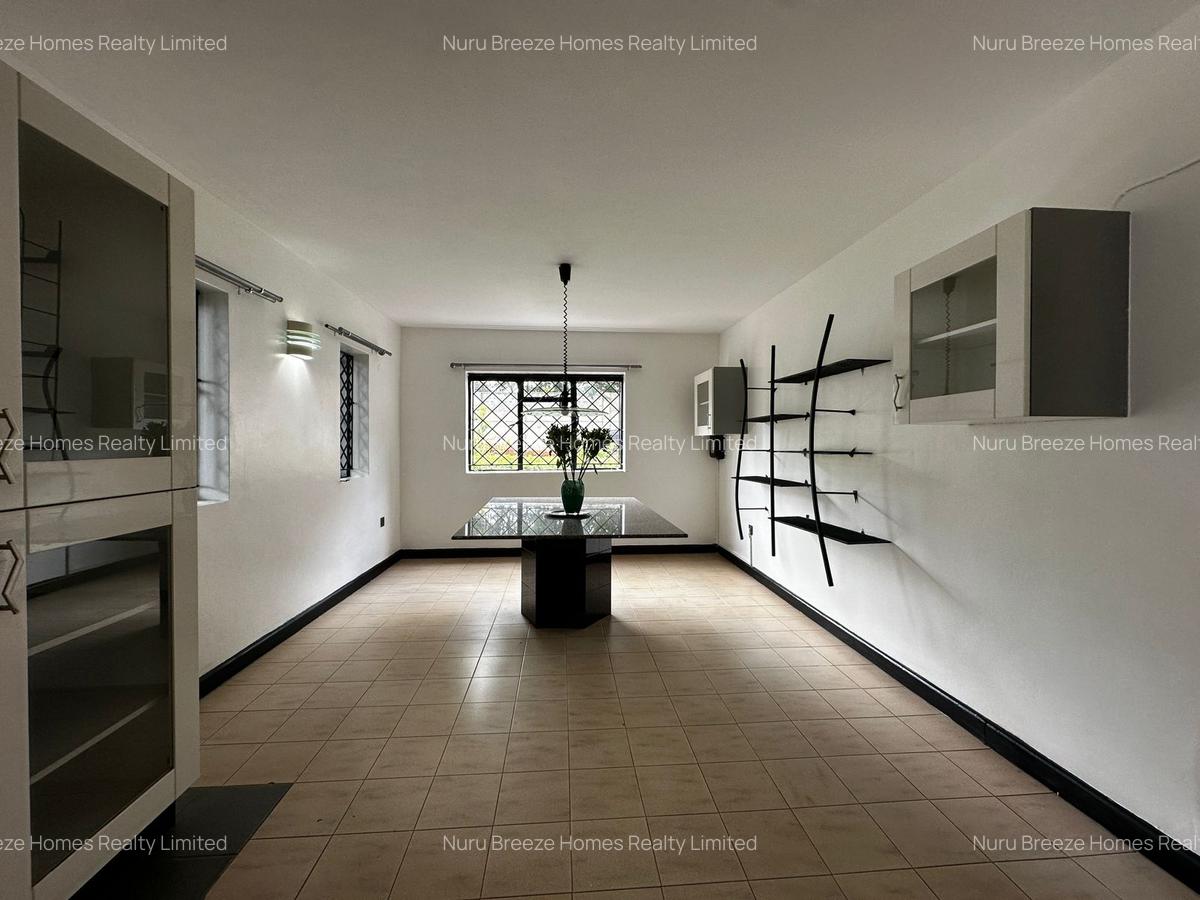 5 Bed House with En Suite in Runda - 9