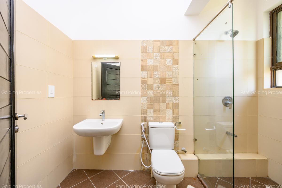 Serviced 3 Bed Apartment with En Suite at Mt Kenya Road - 14