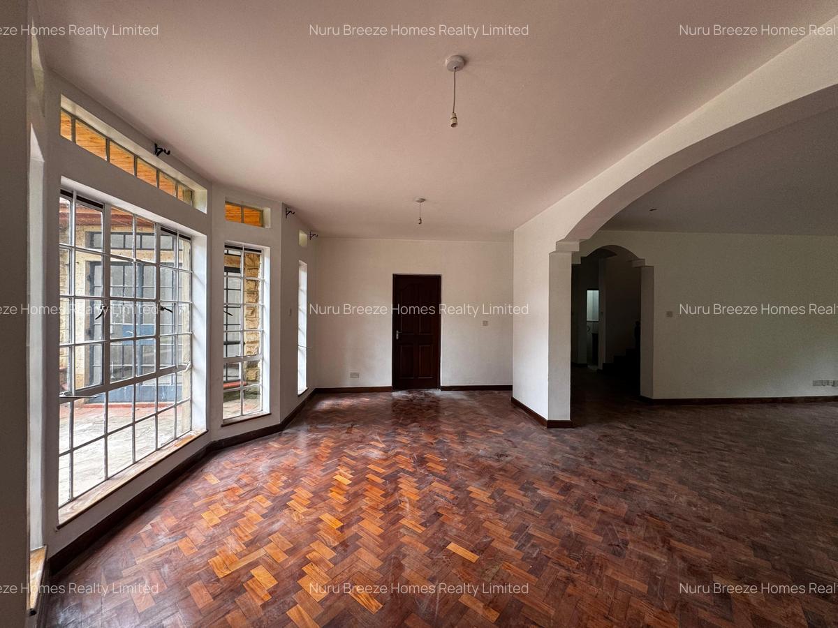5 Bed Townhouse with En Suite in Rosslyn - 12