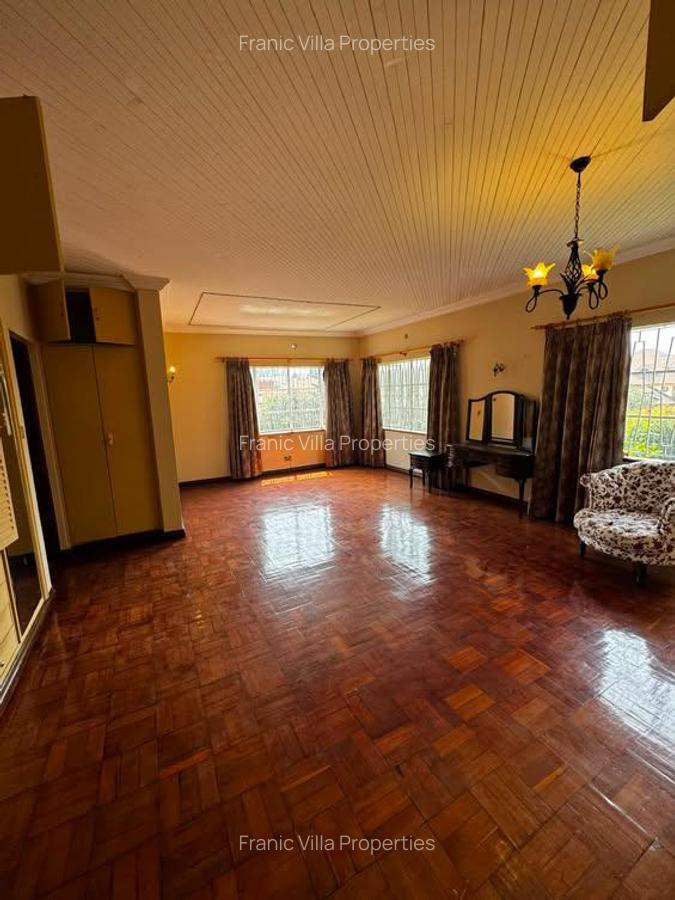 3 Bed House with En Suite at Runda - 12