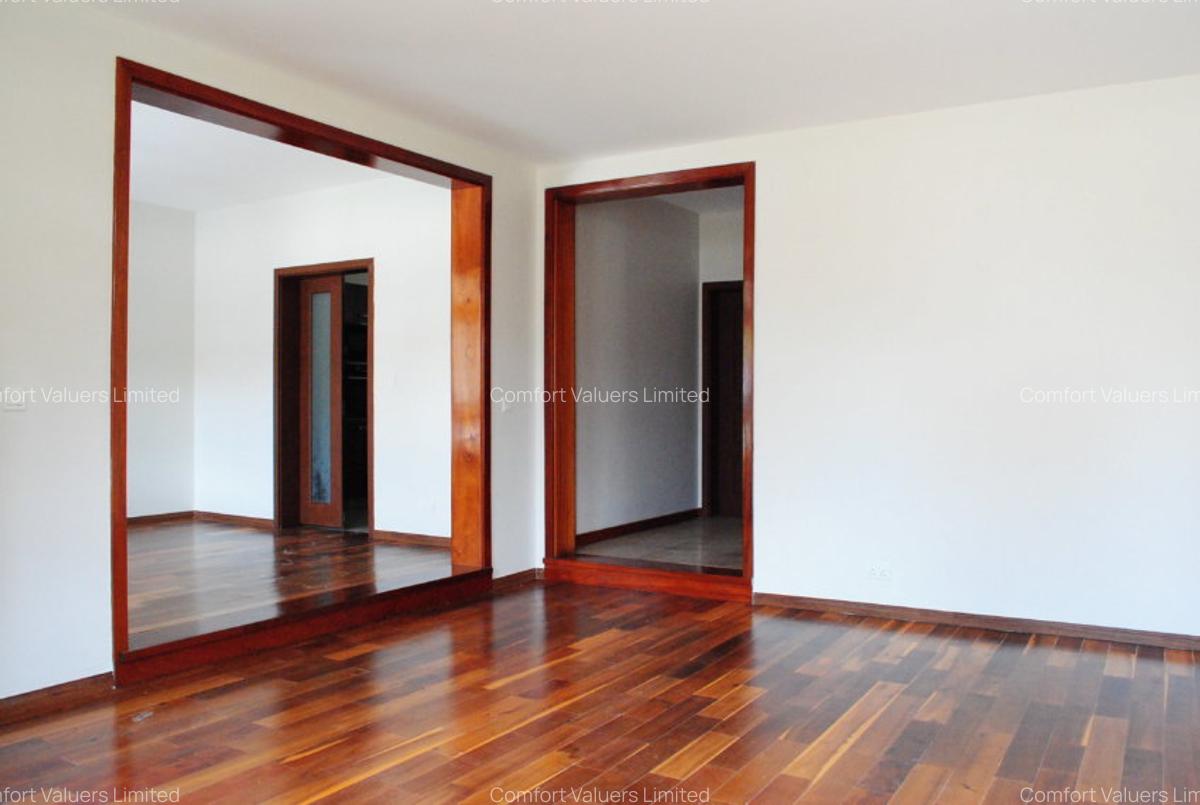 5 Bed Townhouse with En Suite at Lavington Green - 8