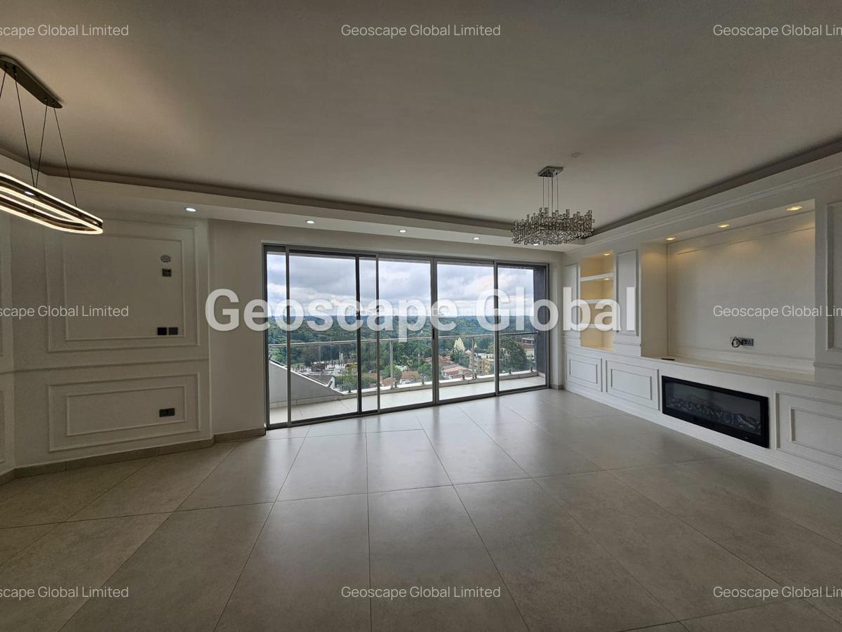 4 Bed Apartment with En Suite in Spring Valley - 1