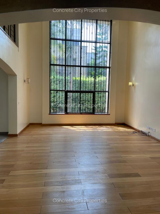5 Bed Townhouse with Garden in Lavington - 18