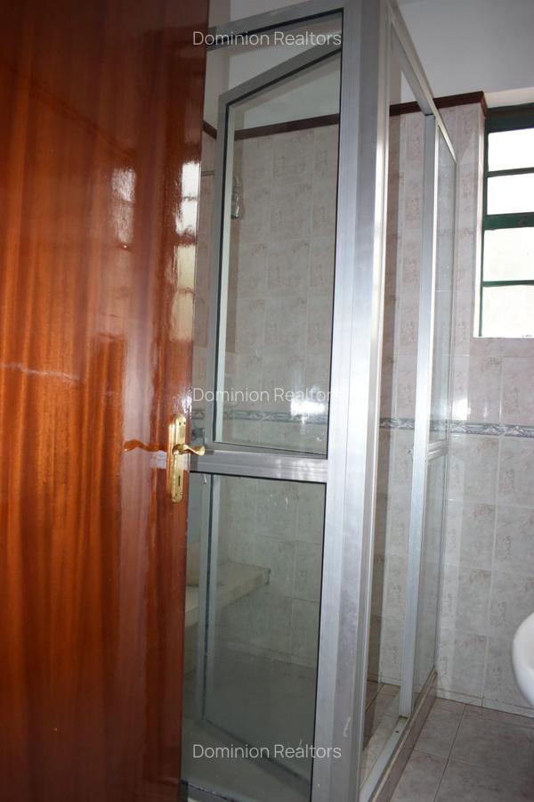 4 Bed Townhouse with En Suite at Brookside Gardens - 12