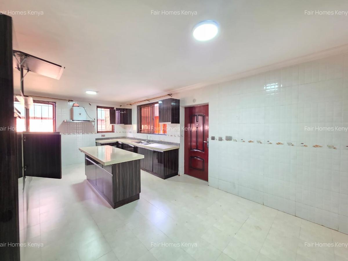 5 Bed Townhouse with En Suite at Convent Drive - 11