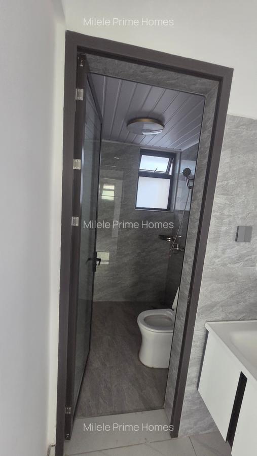 Serviced 2 Bed Apartment with En Suite in Kilimani - 12