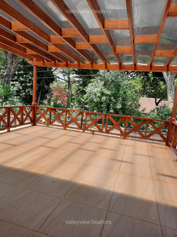5 Bed Townhouse with En Suite at Lavington - 20